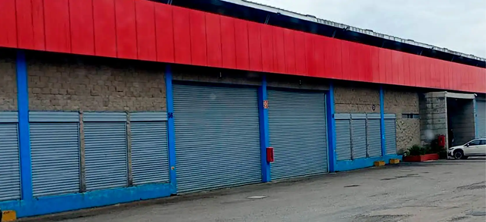 Bodega industrial sobre avenida principal en Exportec con andenes cross dock