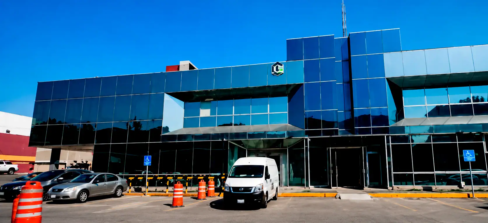 Área de estacionamiento de bodega independiente para last mile