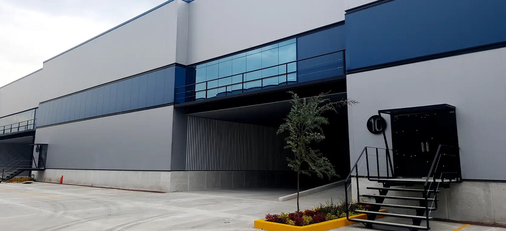Bodega industrial en renta con seguridad dentro de conjunto en Cuamatla