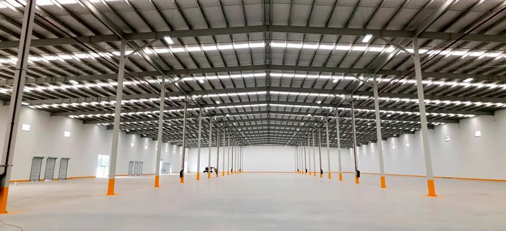 Piso de concreto de 6 toneladas por m² en nave industrial de Cartagena