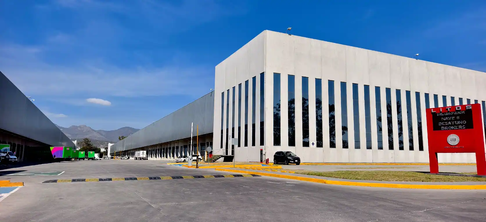 20 andenes cross-dock en nave industrial de 10,000 m² en El Trébo