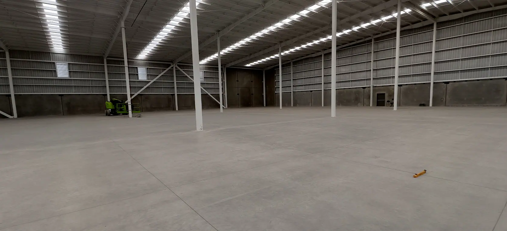 Piso de alta resistencia de 6 toneladas por m² en nave industrial de Cuautitlán